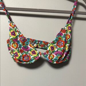 Floral Print Women's Swim top medium NWT VDM